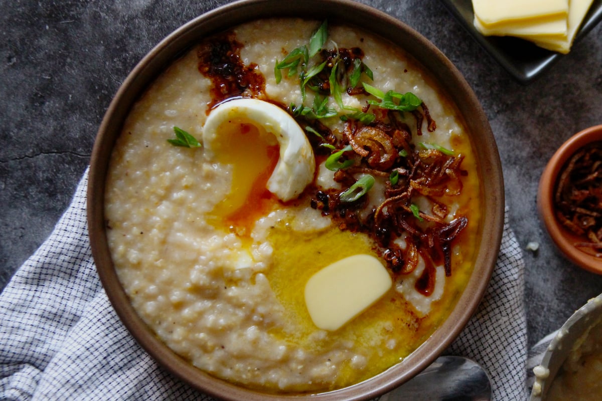 serving the grits congee