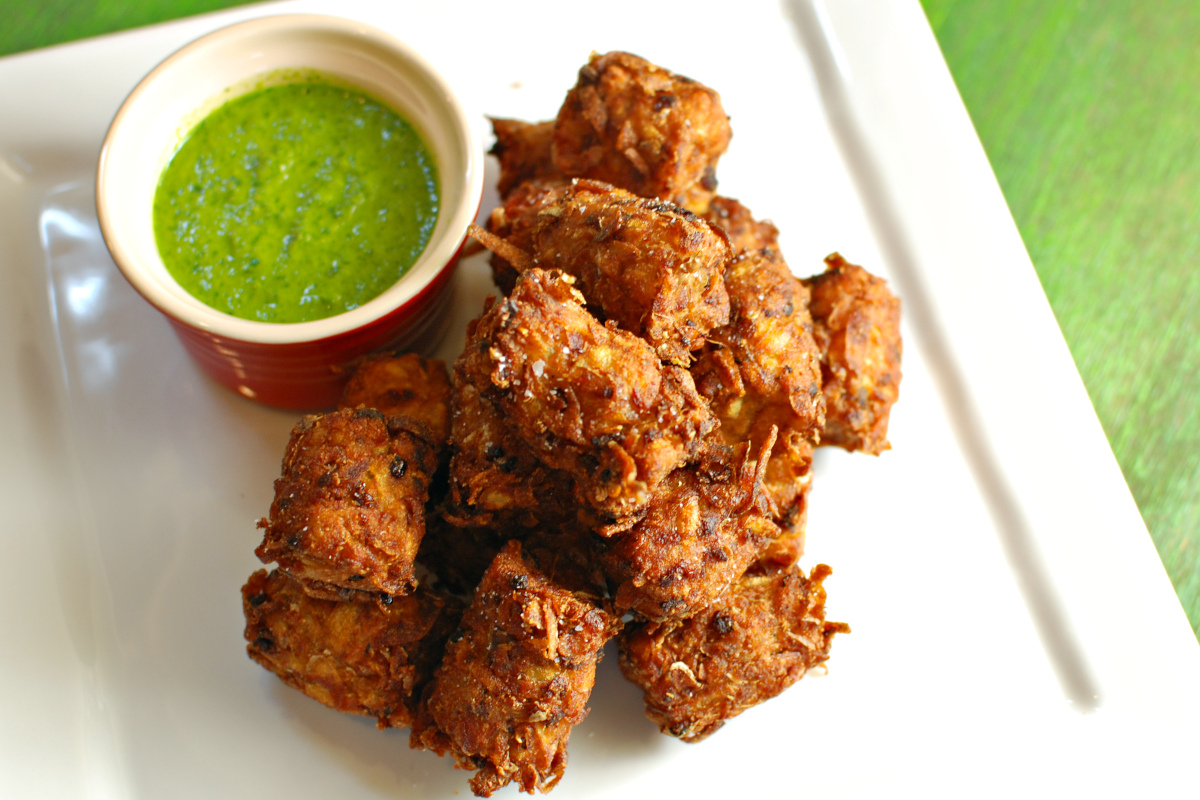 vindaloo tater tots with cilantro sauce