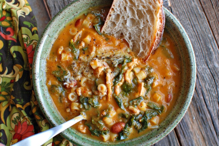 Carrot and fennel soup with chicken and kale